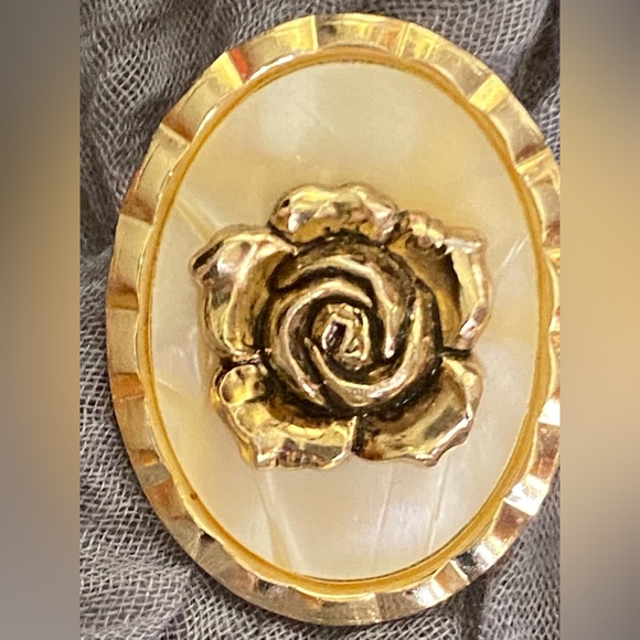 Scarf Clip Mother of Pearl Brass Rose Western Germany Cottagecore Granny Chic - Picture 2 of 4